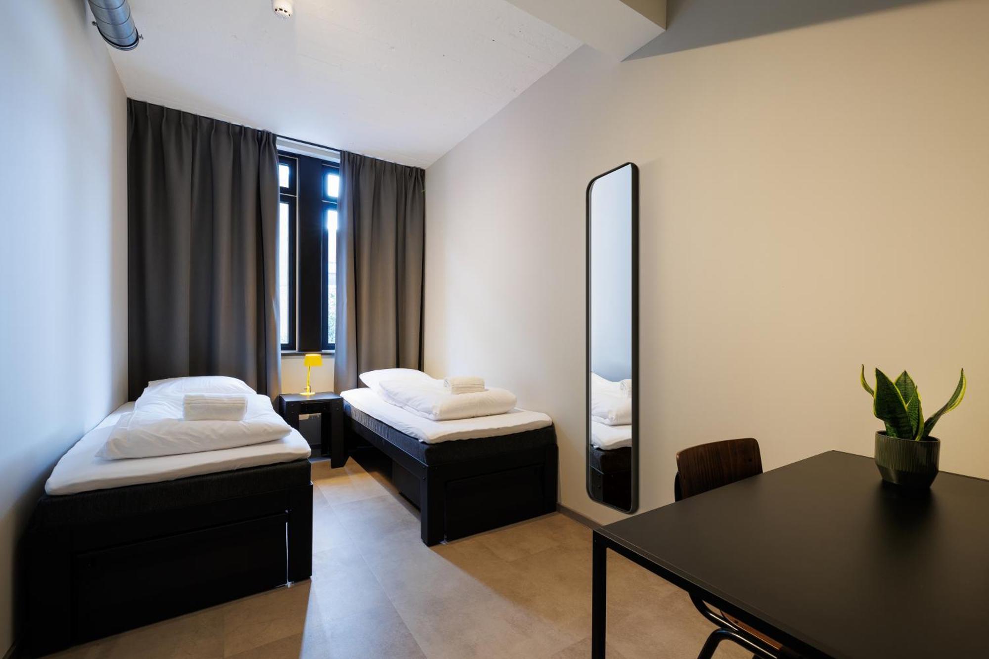 Twin Room,1630788073:JPEG